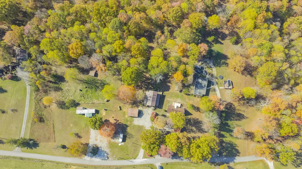 679A Bell Phipps Road Monticello KY 42633