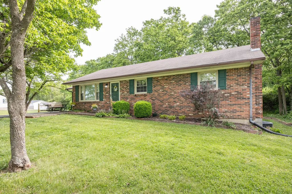 873 Clintonville Road Paris KY 40361