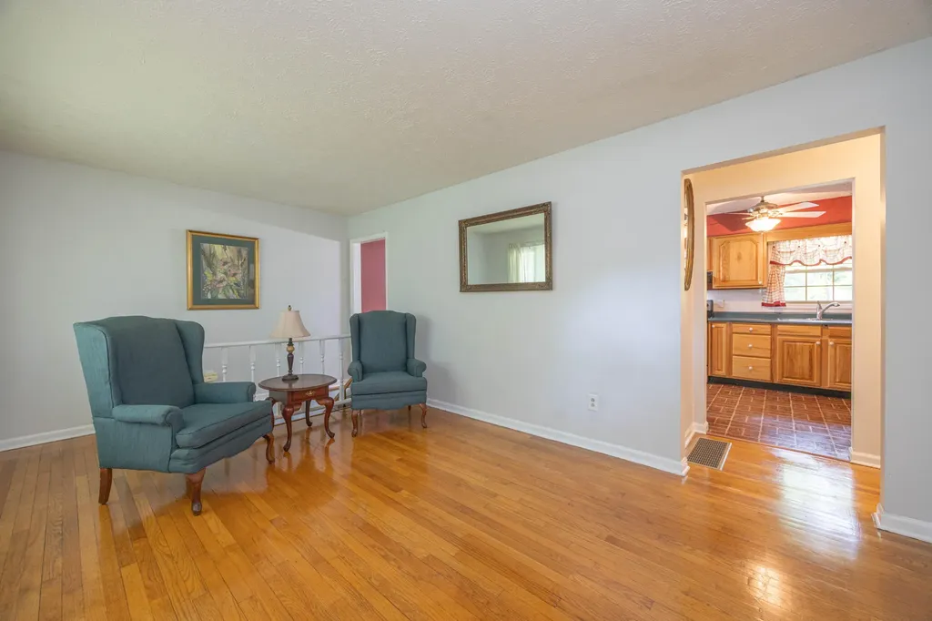 873 Clintonville Road Paris KY 40361
