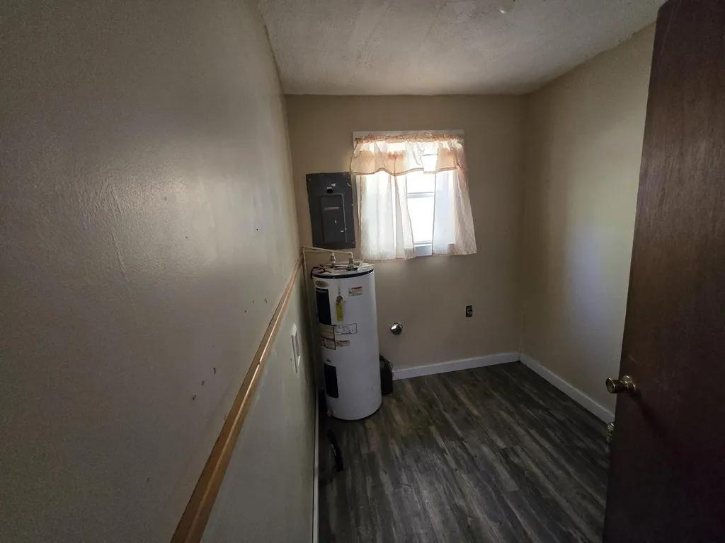 6026 State Highway 221 Bledsoe KY 40810