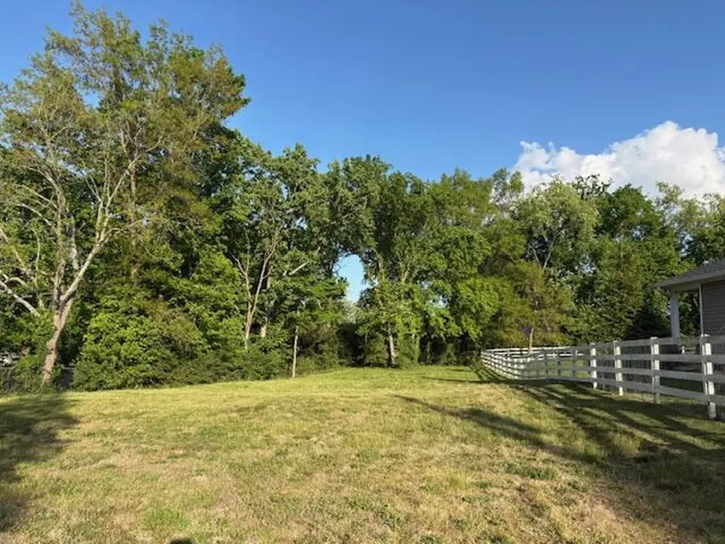 46 Reed Hill Berea KY 40403