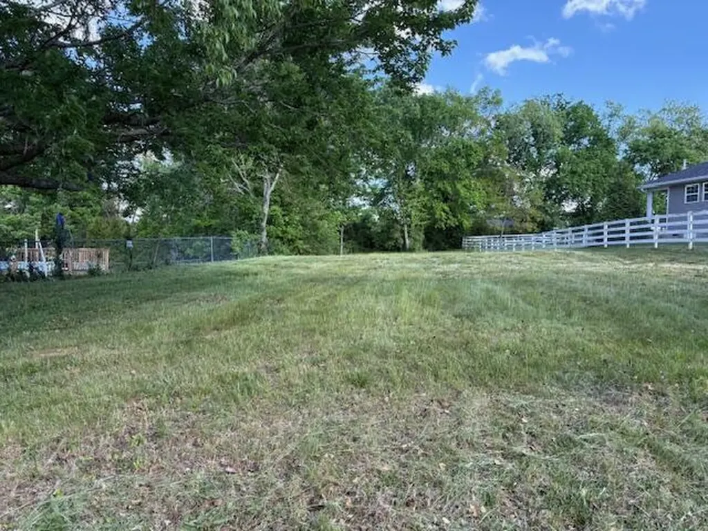 46 Reed Hill Berea KY 40403