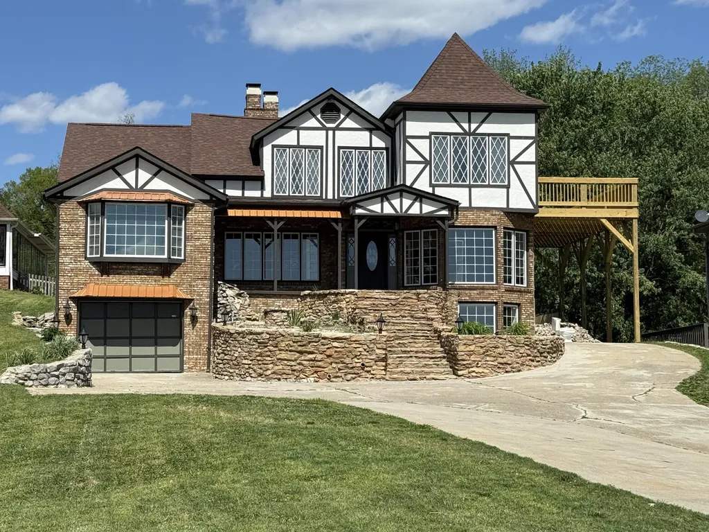 518 W Lakeshore Drive Burnside KY 42519