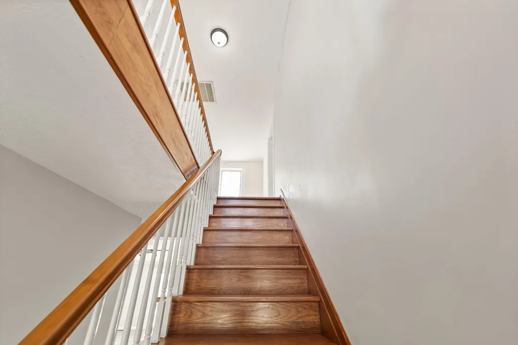 518 W Lakeshore Drive Burnside KY 42519