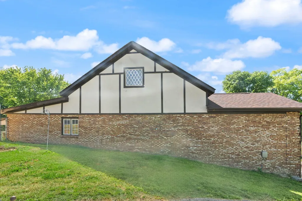 518 W Lakeshore Drive Burnside KY 42519