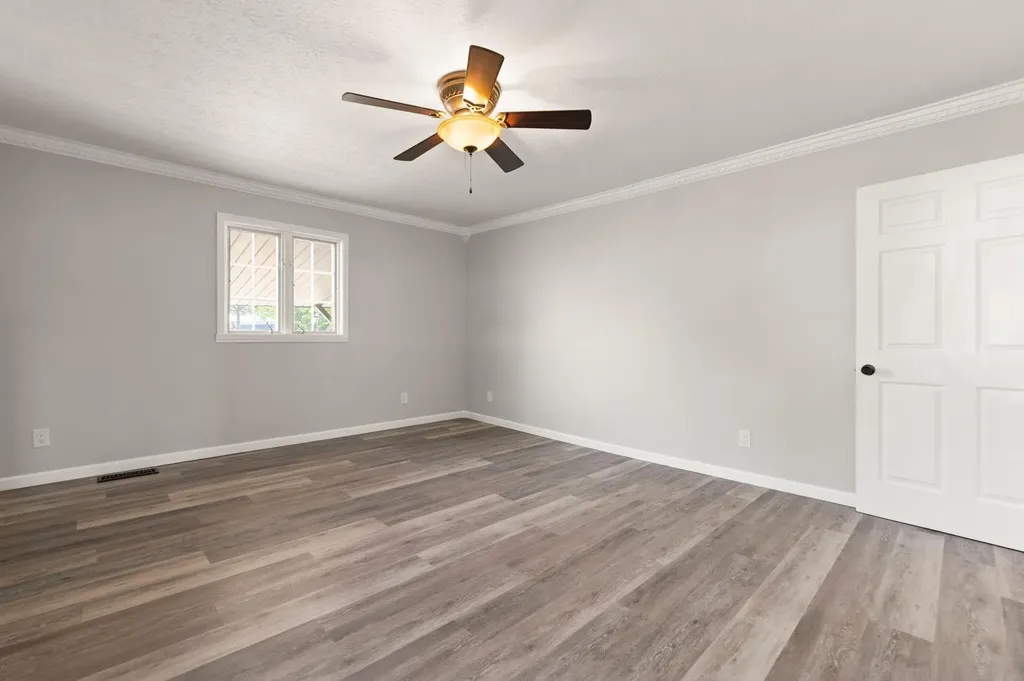 518 W Lakeshore Drive Burnside KY 42519