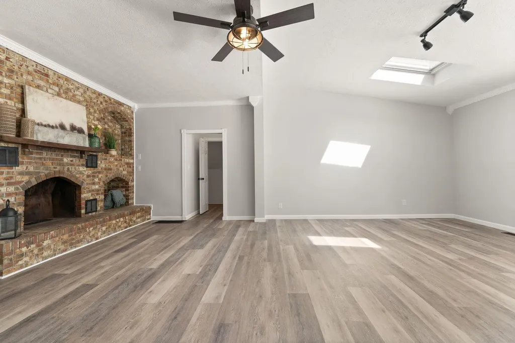 518 W Lakeshore Drive Burnside KY 42519