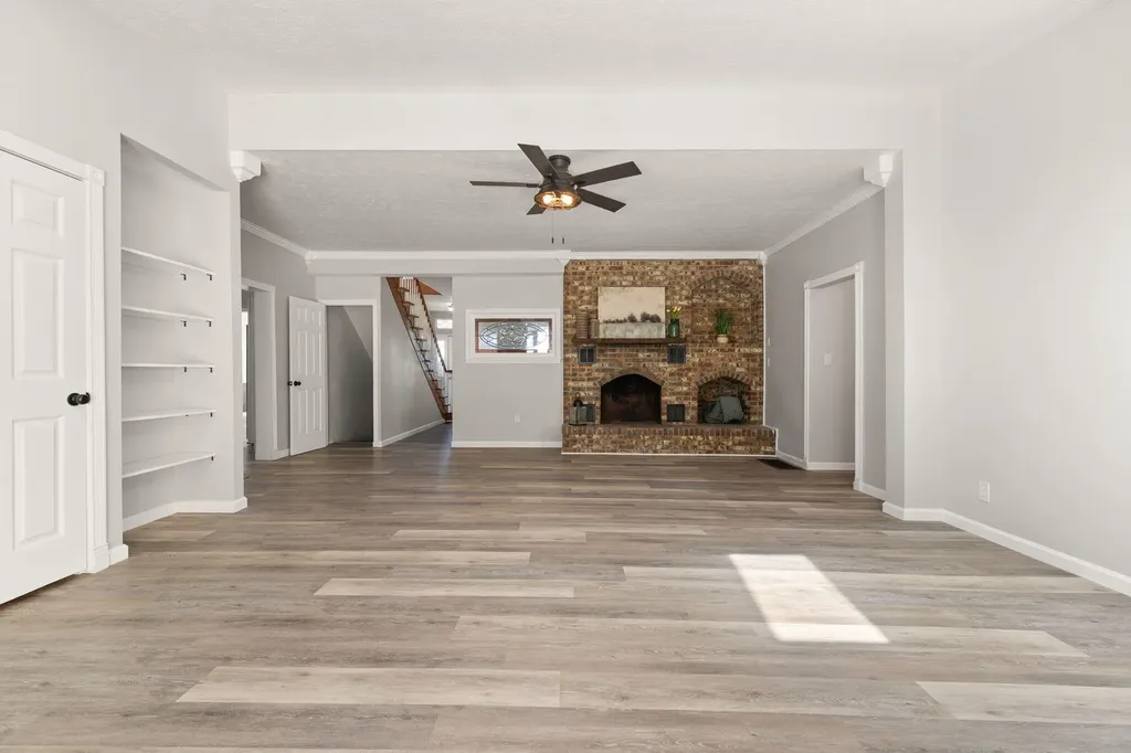 518 W Lakeshore Drive Burnside KY 42519