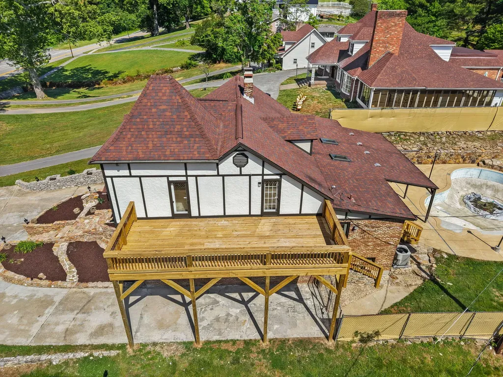 518 W Lakeshore Drive Burnside KY 42519