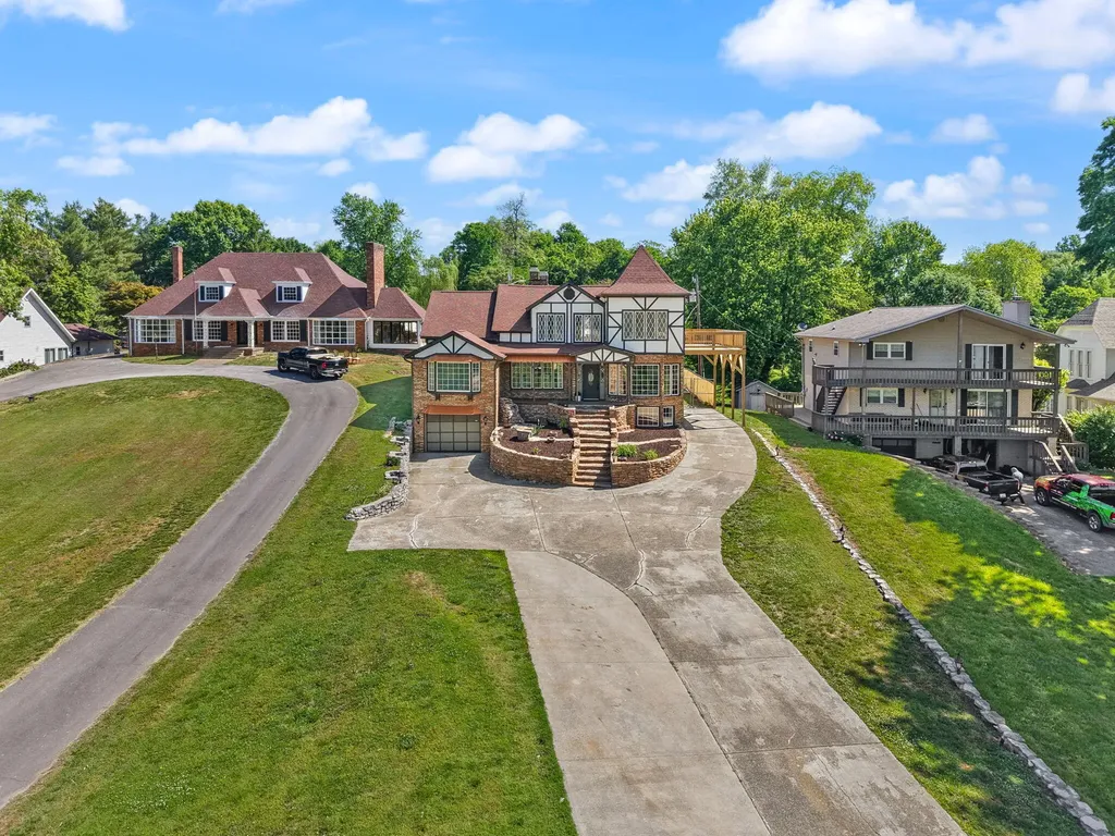 518 W Lakeshore Drive Burnside KY 42519