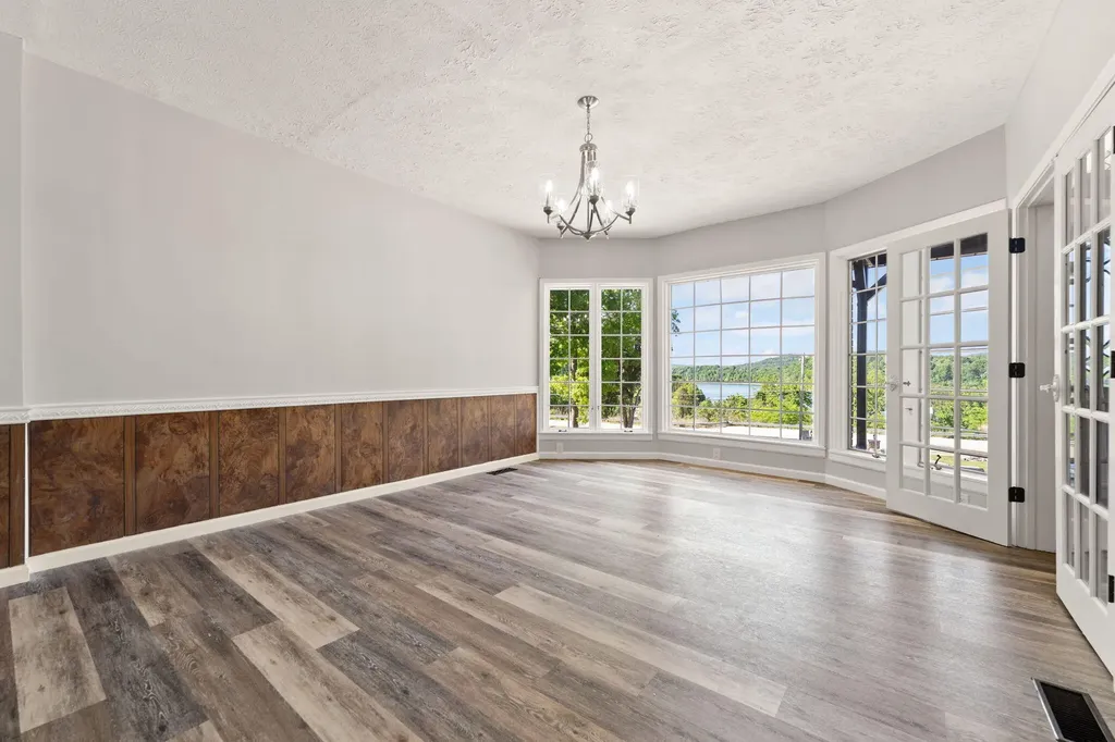 518 W Lakeshore Drive Burnside KY 42519