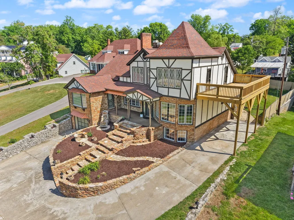 518 W Lakeshore Drive Burnside KY 42519