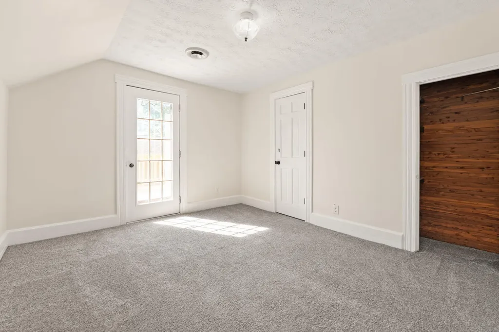 518 W Lakeshore Drive Burnside KY 42519