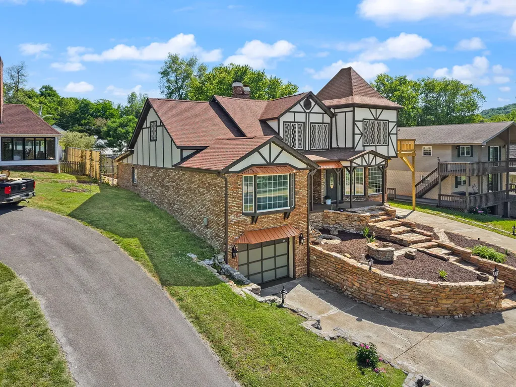 518 W Lakeshore Drive Burnside KY 42519