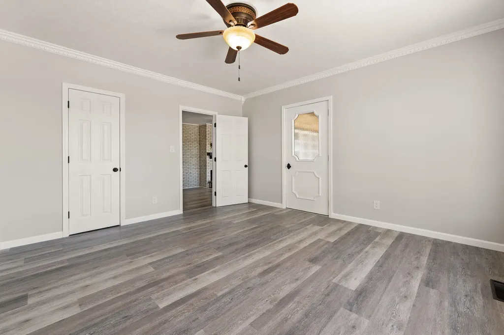 518 W Lakeshore Drive Burnside KY 42519