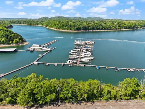 518 W Lakeshore Drive Burnside KY 42519