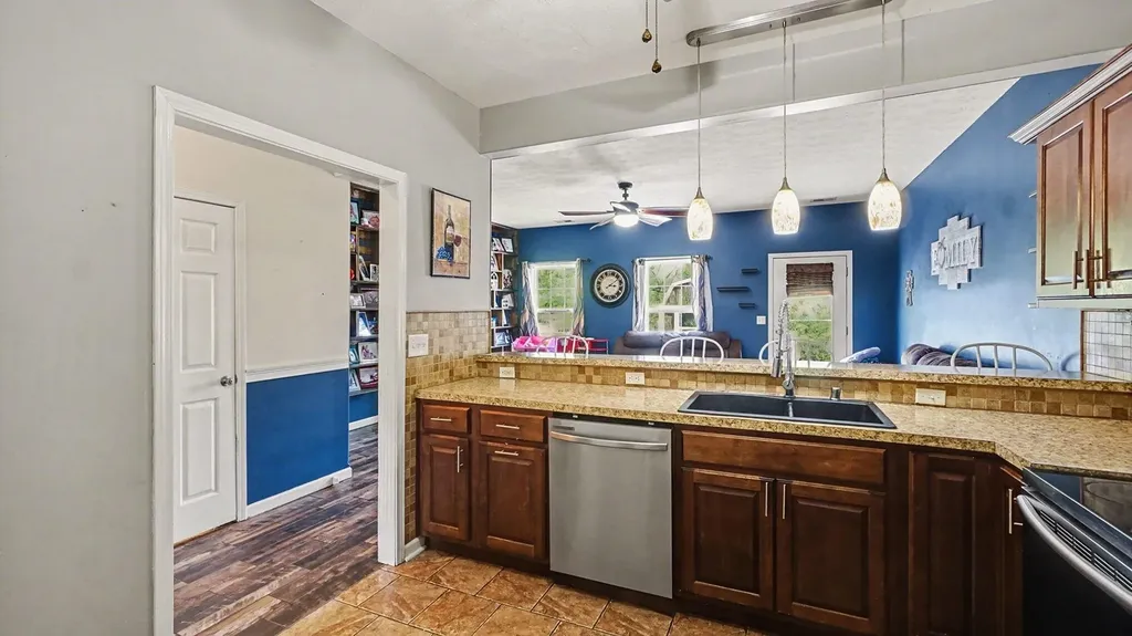 238 Bass Pond Glen Drive Nicholasville KY 40356