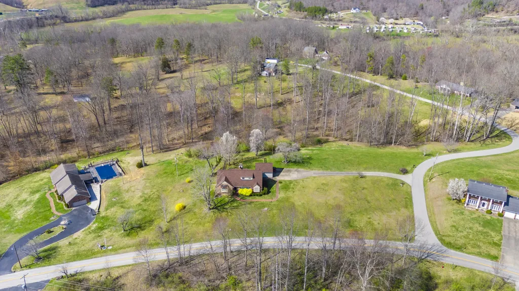 29 Quails Run Lane West Liberty KY 41472