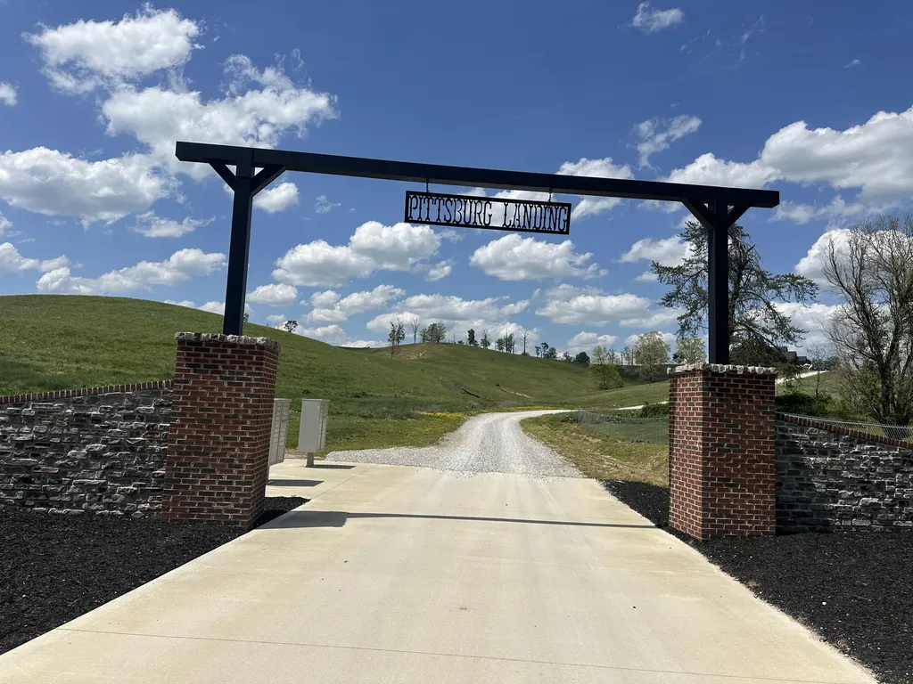 754 Pittsburg Landing London KY 40741
