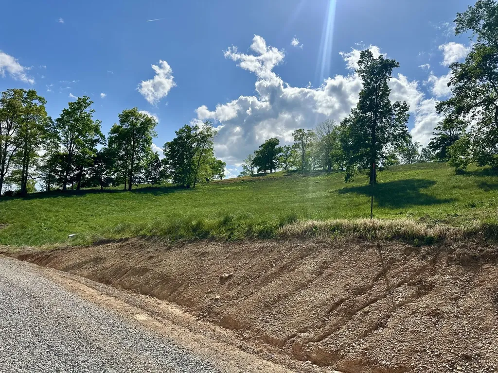754 Pittsburg Landing London KY 40741