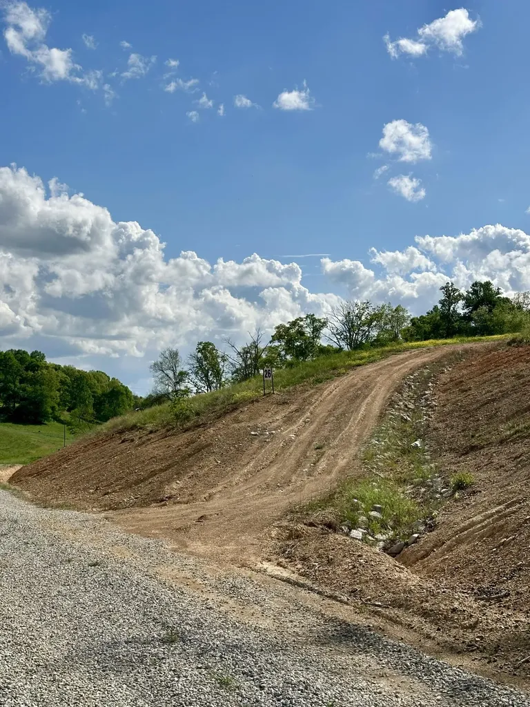 754 Pittsburg Landing London KY 40741