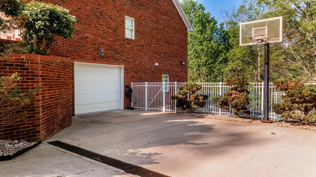 157 Derby Lane Columbia KY 42728
