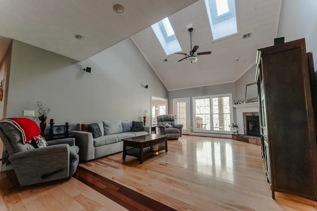 157 Derby Lane Columbia KY 42728