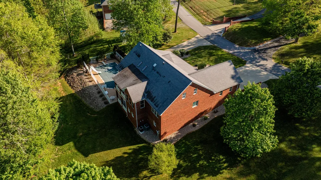 157 Derby Lane Columbia KY 42728