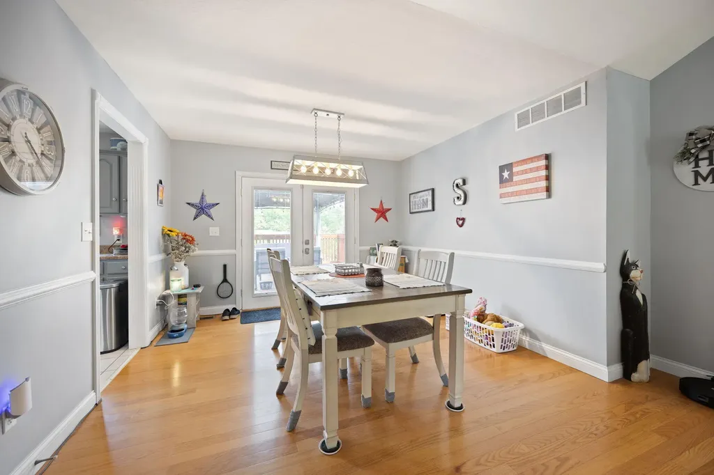 84 Elm Loop Hustonville KY 40437