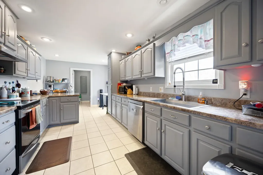 84 Elm Loop Hustonville KY 40437