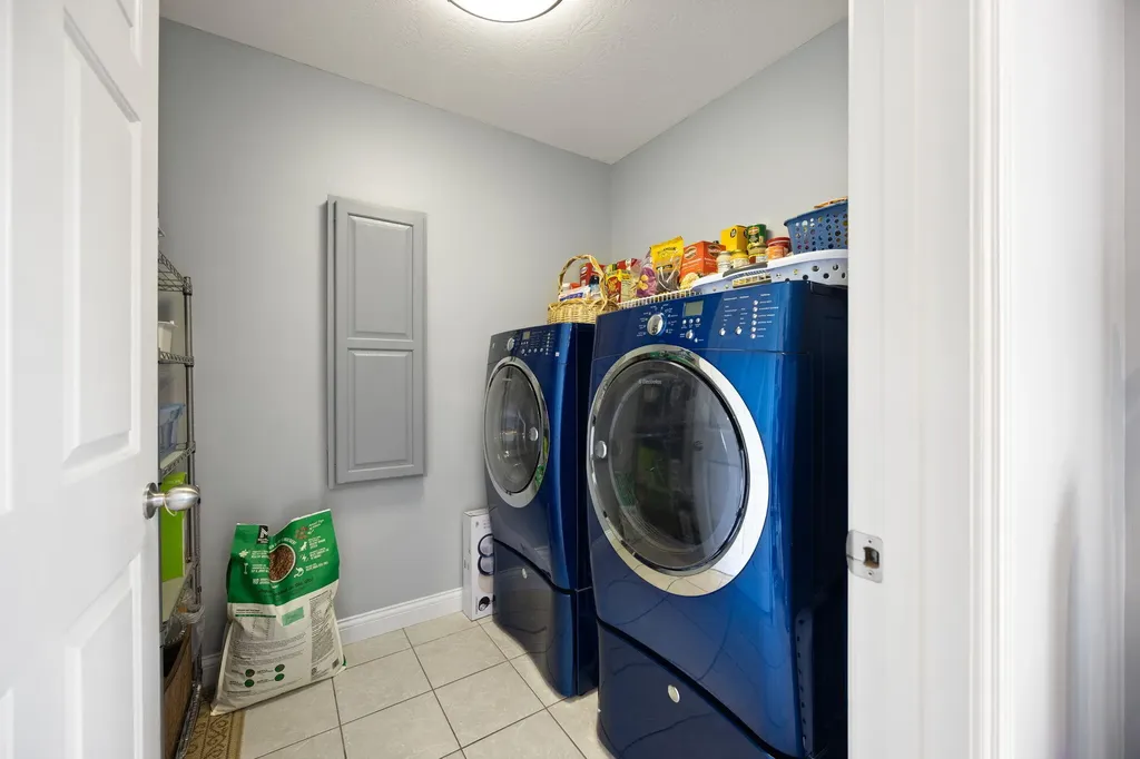 84 Elm Loop Hustonville KY 40437