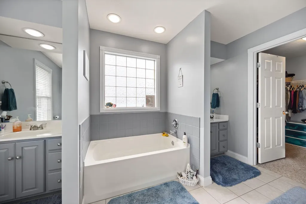 84 Elm Loop Hustonville KY 40437
