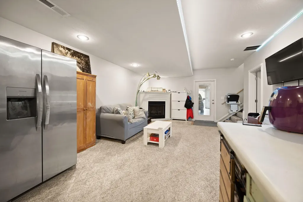 84 Elm Loop Hustonville KY 40437