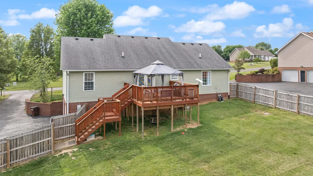84 Elm Loop Hustonville KY 40437