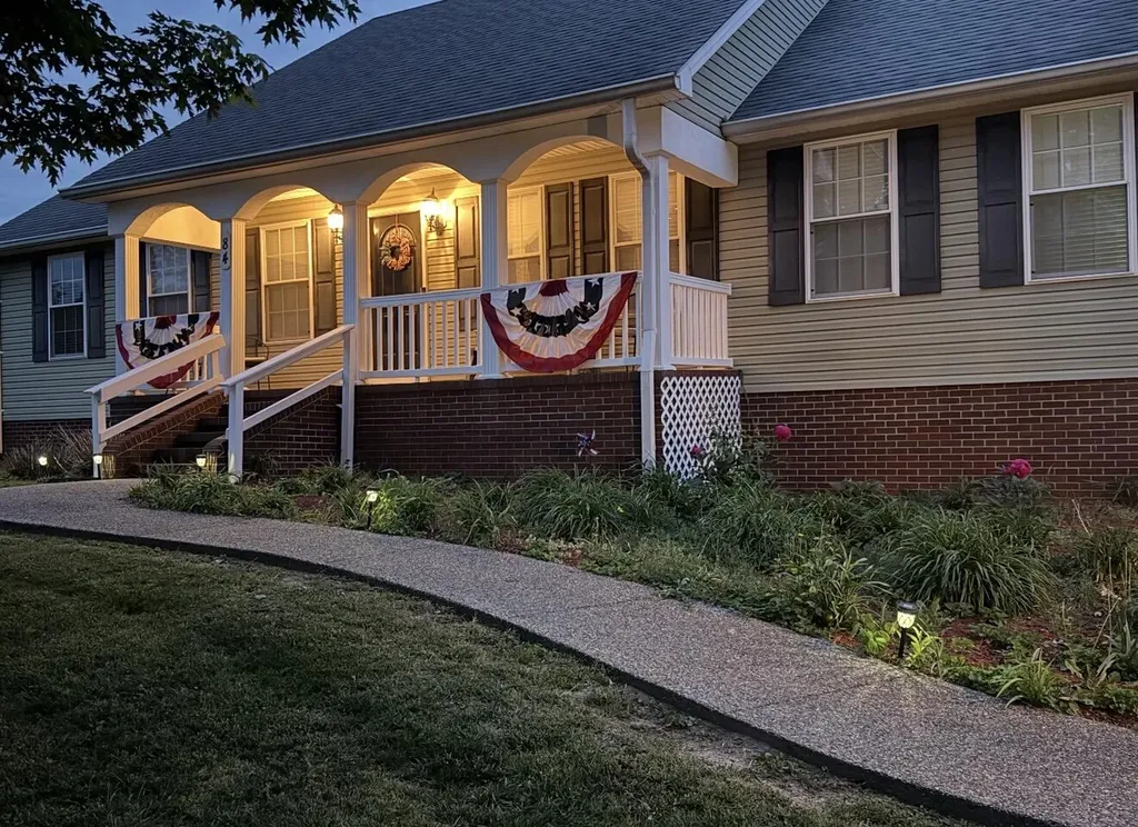 84 Elm Loop Hustonville KY 40437
