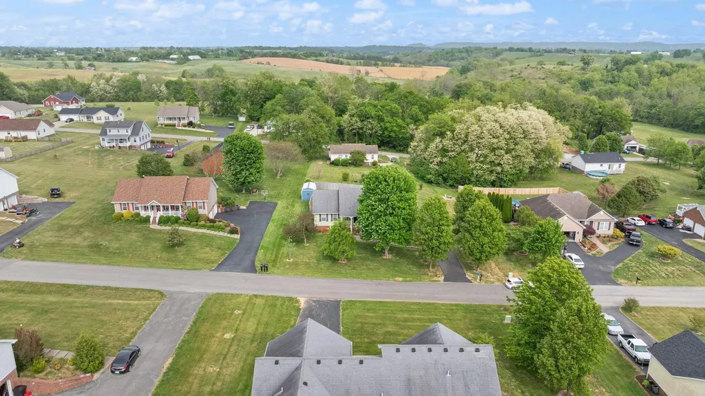 84 Elm Loop Hustonville KY 40437
