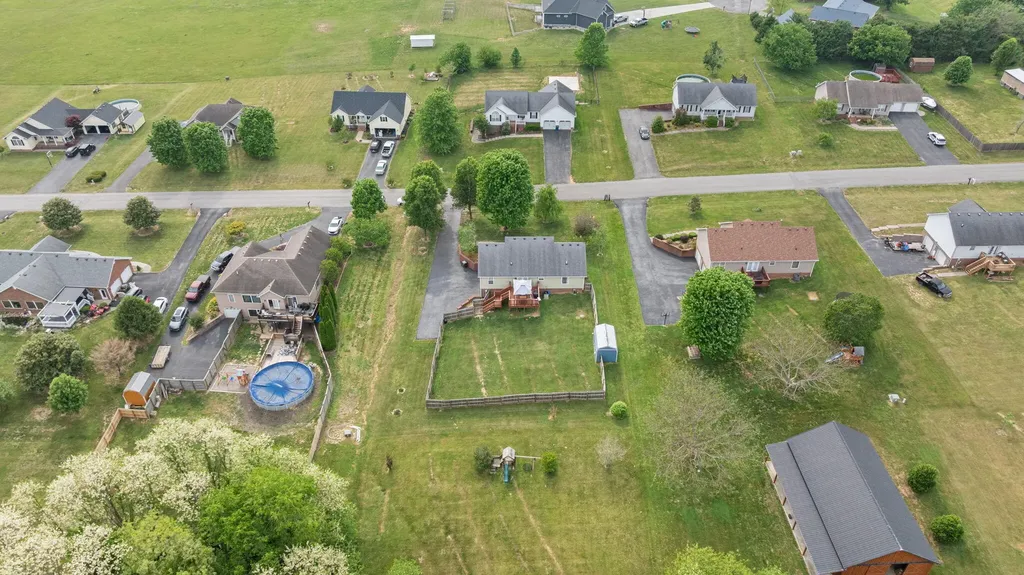 84 Elm Loop Hustonville KY 40437