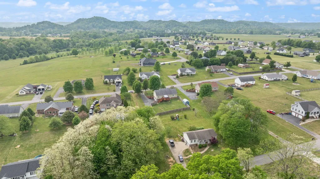 84 Elm Loop Hustonville KY 40437