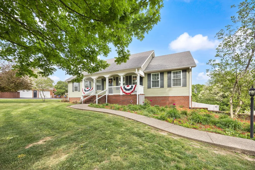 84 Elm Loop Hustonville KY 40437