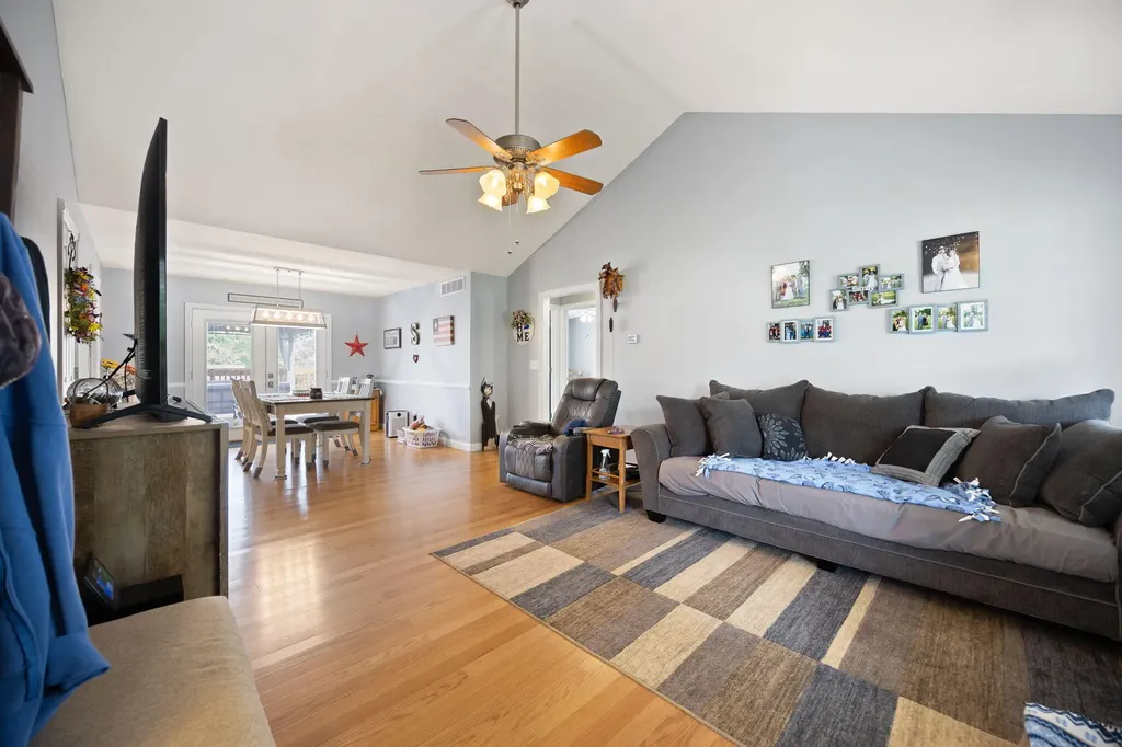 84 Elm Loop Hustonville KY 40437