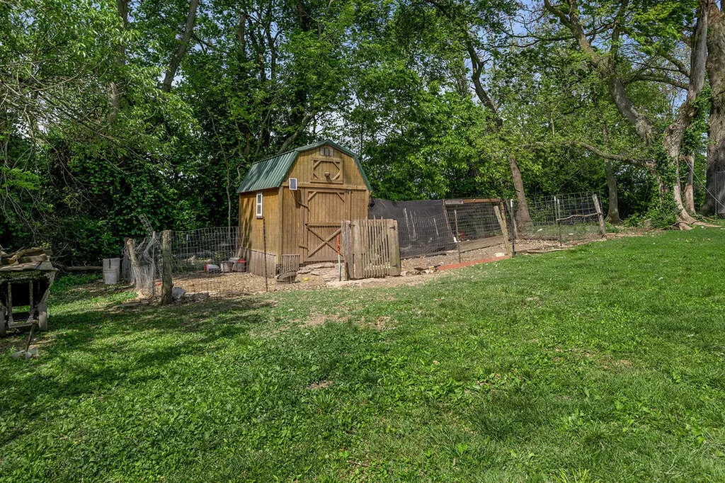6722 Athens Boonesboro Road Lexington KY 40509