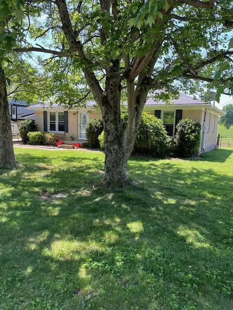 169 Hillspring Road Eminence KY 40019
