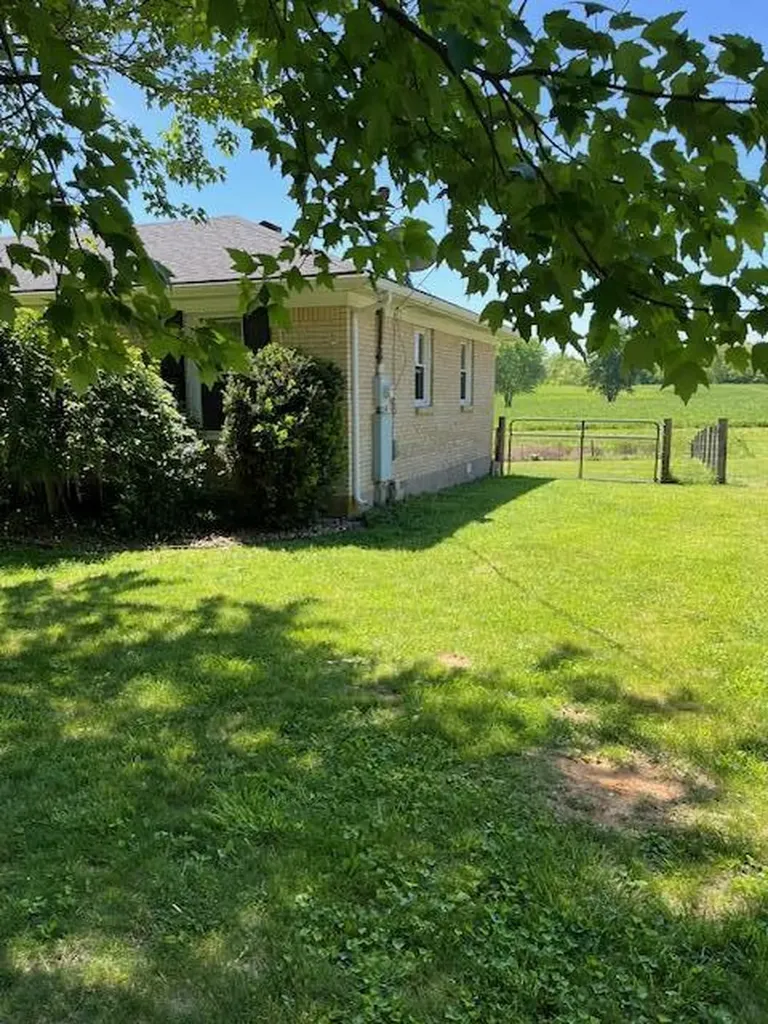 169 Hillspring Road Eminence KY 40019