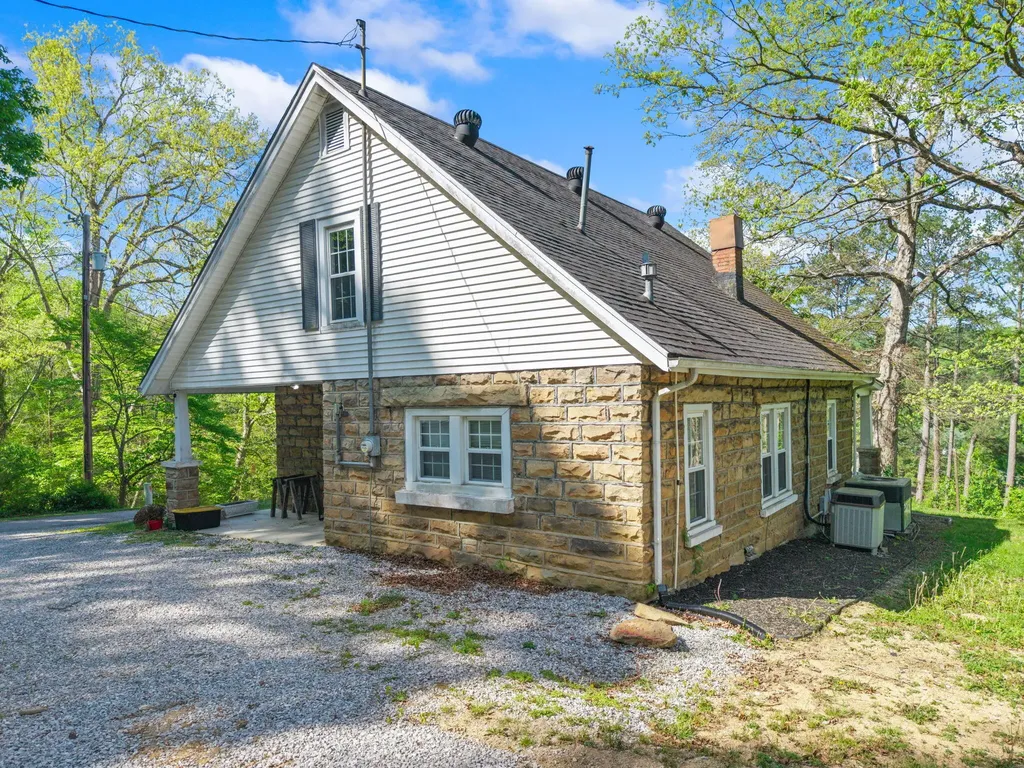 249 3rd Street Manchester KY 40962