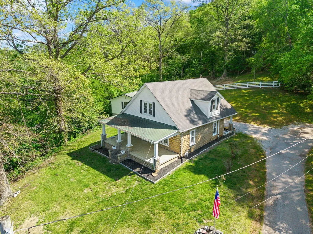 249 3rd Street Manchester KY 40962