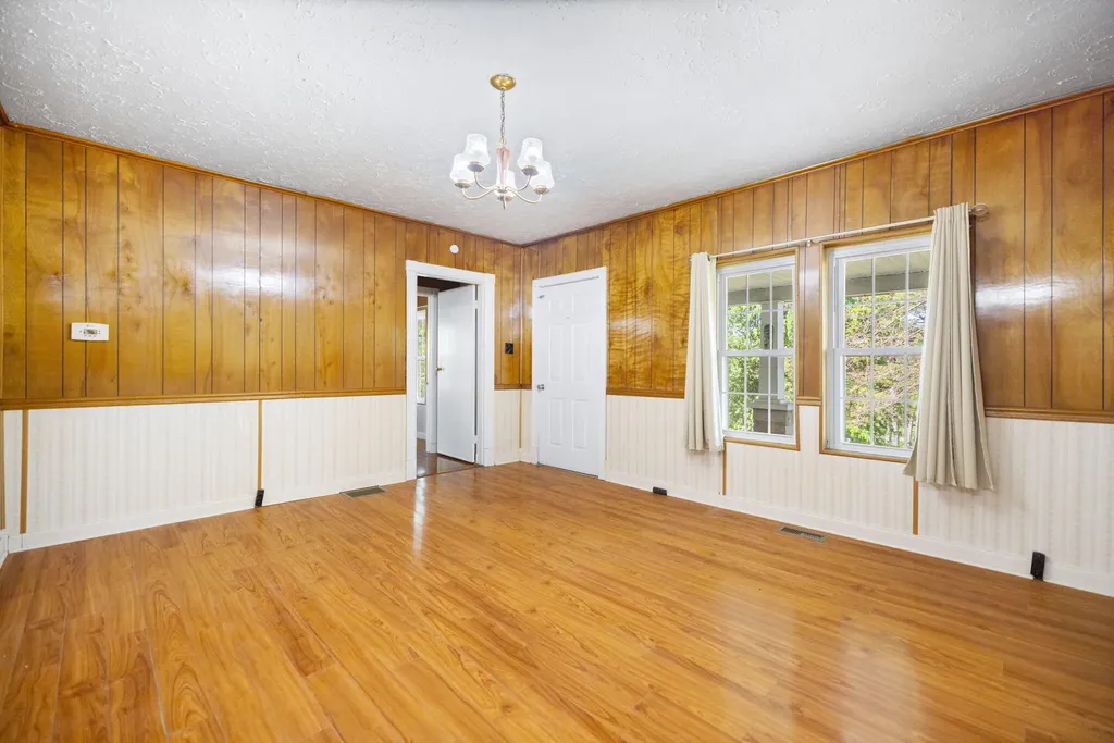 249 3rd Street Manchester KY 40962
