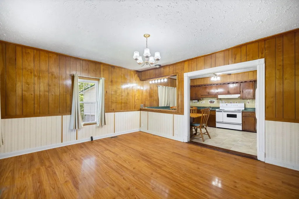 249 3rd Street Manchester KY 40962