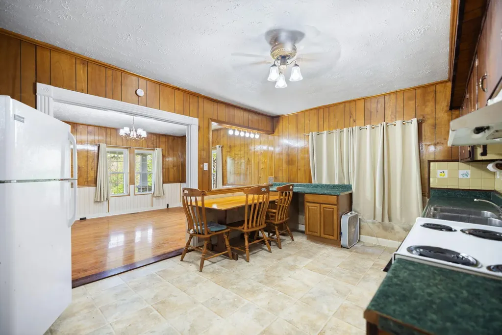 249 3rd Street Manchester KY 40962
