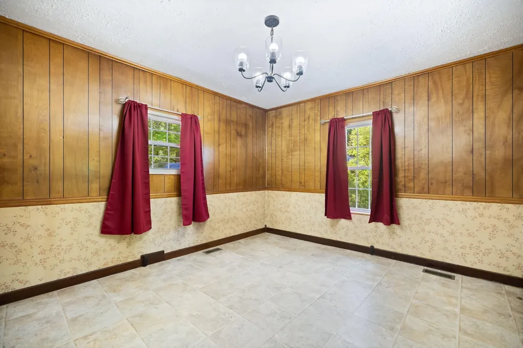 249 3rd Street Manchester KY 40962