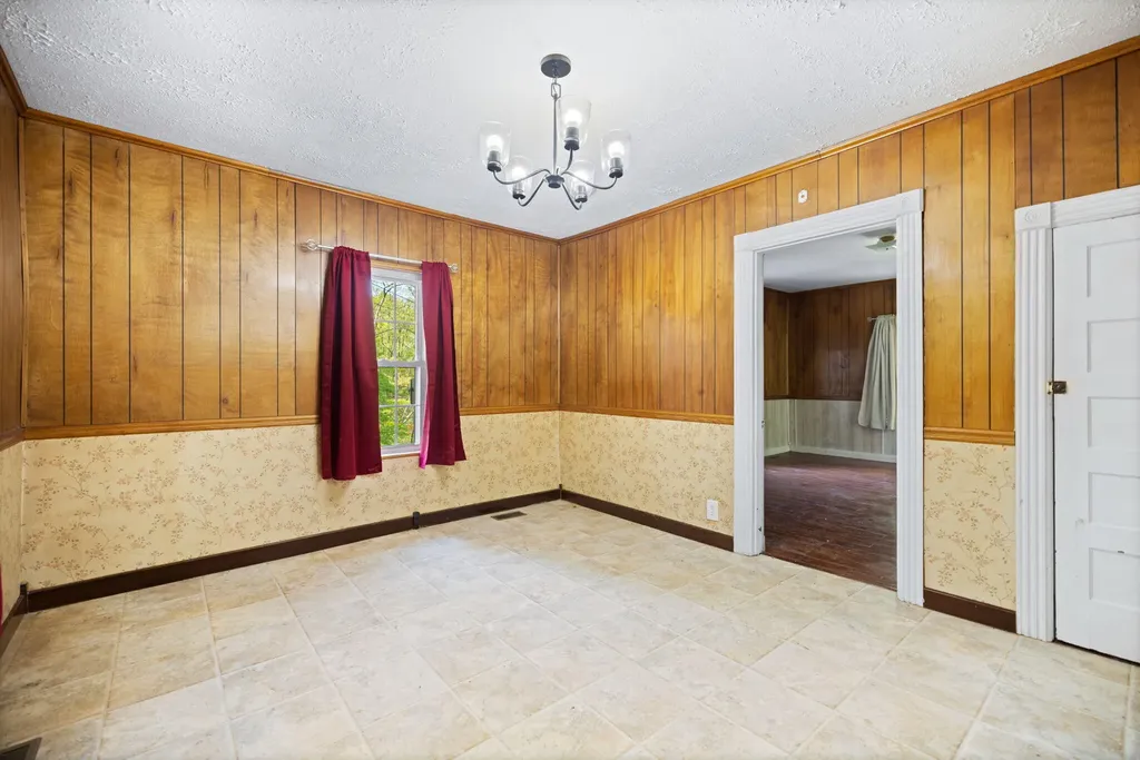 249 3rd Street Manchester KY 40962